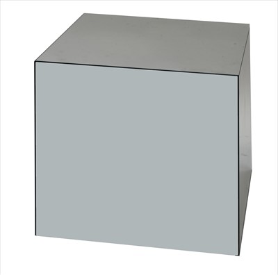 Lot 504 - A mirrored cube occasional table