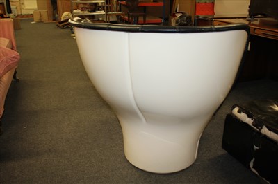 Lot 532 - An Elda lounge chair