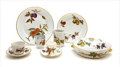 Lot 449 - A large collection of Royal Worcester Evesham pattern
