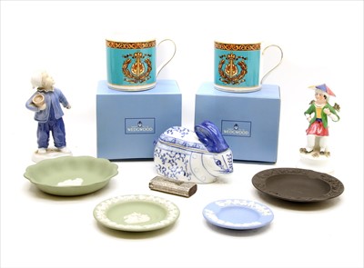 Lot 168 - Decorative pottery and porcelain ornaments