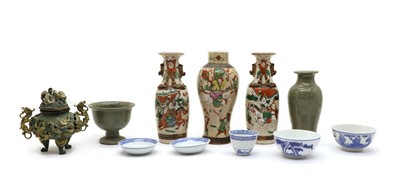 Lot 154 - A collection of Chinese ceramics