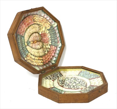 Lot 205 - A sailor's valentine