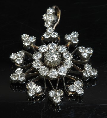 Lot 65 - A Victorian diamond set brooch/pendant, c.1880