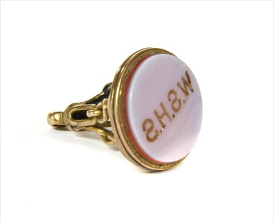Lot 17 - A 9ct gold sardonyx seal fob