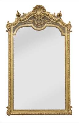 Lot 815 - A gilt framed wall mirror
