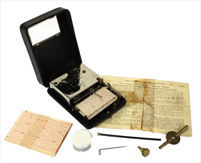 Lot 212 - A French portable ballooning barograph