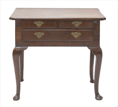 Lot 610 - A George II walnut side table