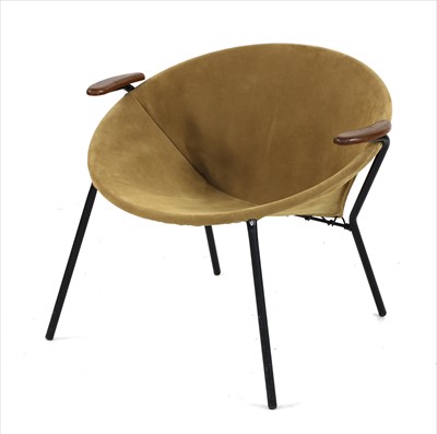 Lot 465 - A balloon chair
