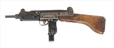 Lot 340 - AN ISRAELI UZI 9mm SUB-MACHINE GUN