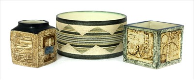 Lot 358 - A Troika bowl