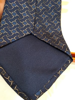 Lot 246 - An Hermès tie