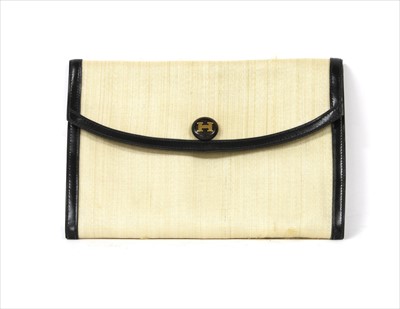 Lot 1010 - A vintage Hermès crinoline Courchevel Rio clutch bag
