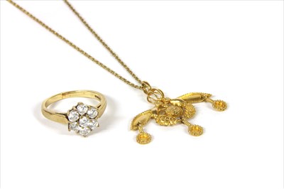Lot 63 - A gold Minoan bee pendant