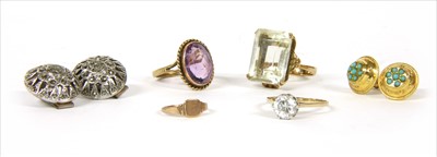 Lot 16 - A quantity of 9ct gold jewellery
