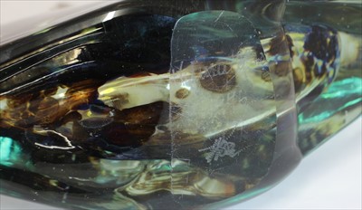 Lot 354 - A Mdina glass vase