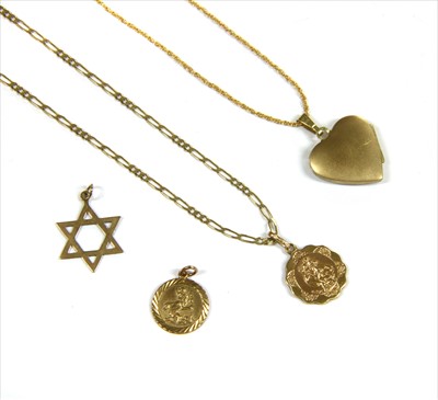 Lot 64 - A quantity of 9ct gold jewellery