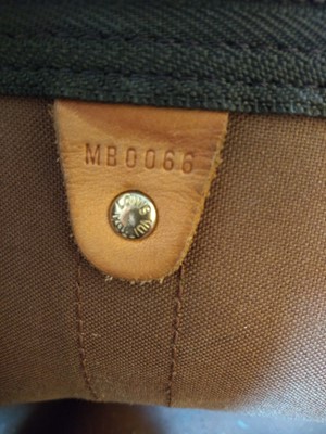 Lot 430 - A Louis Vuitton monogrammed canvas Keepall 50 holdall