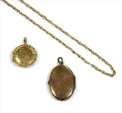Lot 8 - A 9ct gold circular locket