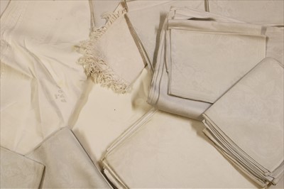 Lot 202 - Damask linen