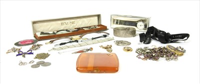 Lot 47 - A gold hinged blonde tortoiseshell cigarette case