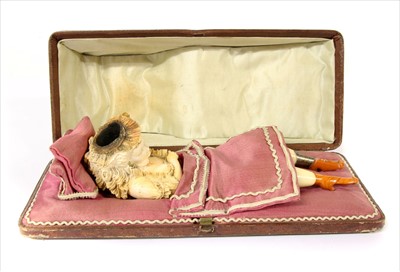 Lot 169 - An erotic meerschaum combination cheroot holder and pipe