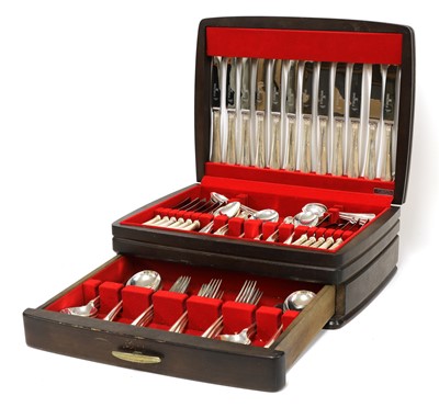Lot 44 - A modern canteen of Old English pattern and rat-tail flatware