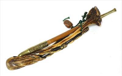 Lot 39 - A Japanese smoking set