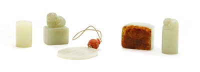 Lot 183A - A collection of Chinese jade items