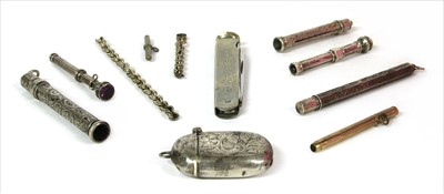 Lot 184 - A collection of silver and costume jewellery