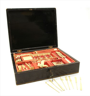 Lot 230 - A Chinese lacquer box