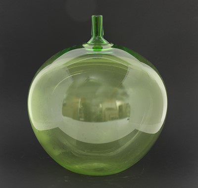 Lot 389 - An Orrefors 'Äpplet' vase