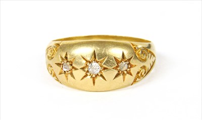 Lot 5 - An 18ct gold diamond ring