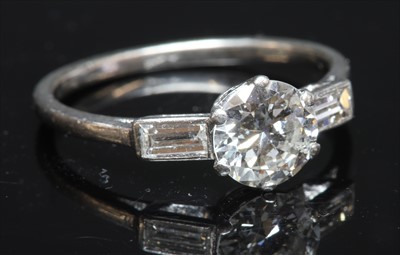Lot 125 - A white gold and platinum single stone diamond ring