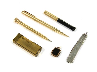 Lot 115 - A 9ct gold cheroot holder