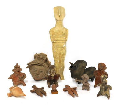 Lot 206 - Various pre-Columbian figures