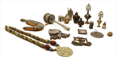 Lot 117 - Eastern snuff and scent bottles