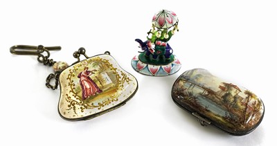Lot 242 - A Continental enamel purse