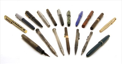 Lot 119 - A collection of 14 carat gold nibbed fountain pens