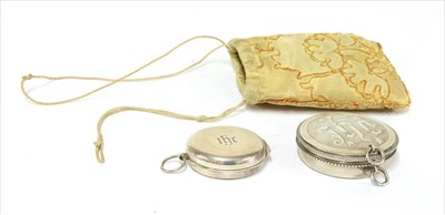 Lot 37 - A modern silver Pyx