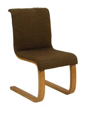 Lot 185 - A 'Model 21' cantilever chair