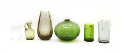 Lot 296 - A collection of glassware