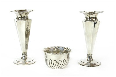 Lot 129 - A silver bowl