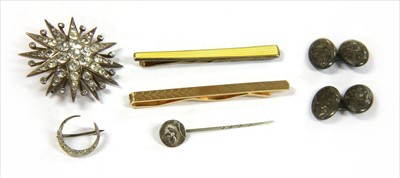 Lot 21 - A Continental silver gilt enamel tie slide