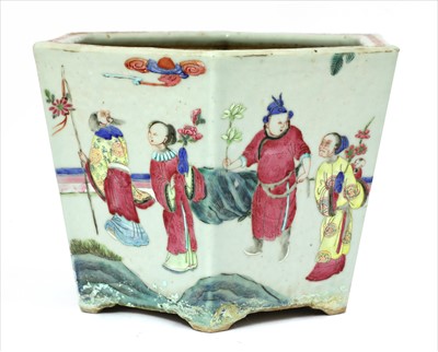 Lot 25 - A Chinese famille rose jardinière