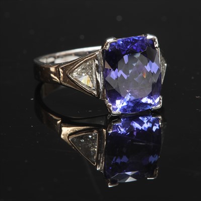 Lot 247 - An 18ct white gold single stone tanzanite ring