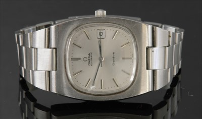Lot 368 - A gentlemen's stainless steel Omega 'Genève' automatic bracelet watch, c.1974