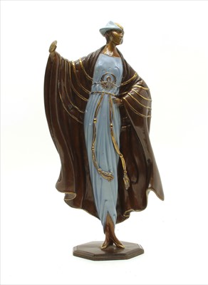 Lot 418 - An Art Deco style bronze figure