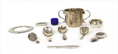Lot 135 - Five 19th century and later caddy spoons