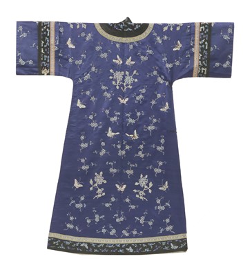 Lot 98 - A Chinese embroidered robe