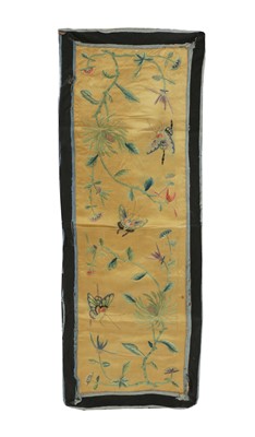 Lot 216 - A collection of Chinese embroidery